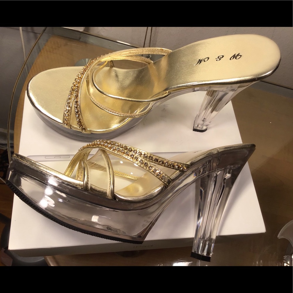 Beautiful W & M heels sandal. Great Condition.